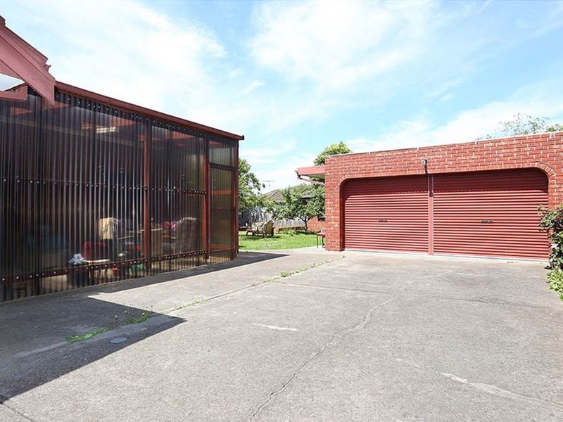 15 Queen Victoria Crescent, Taylors Lakes VIC 3038