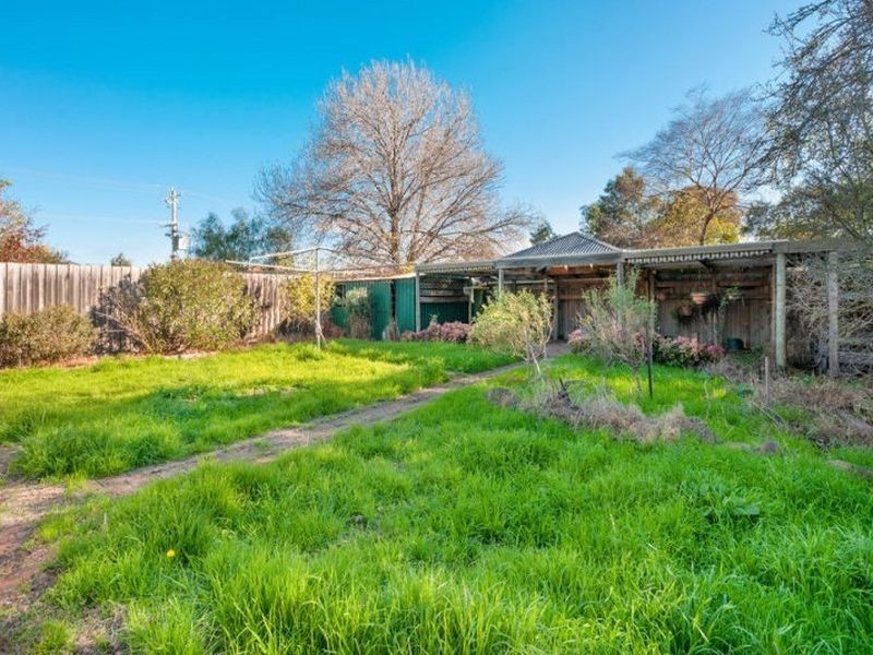 5 Blamey Drive, Melton South VIC 3338