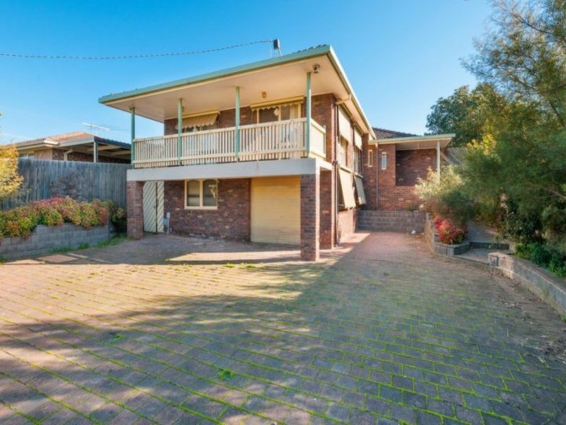 5 Blamey Drive, Melton South VIC 3338