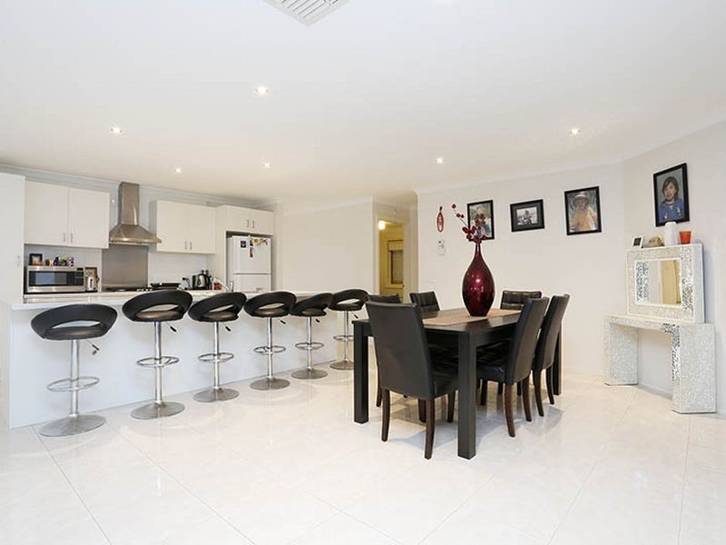 12 Cunningham Chase, Burnside Heights VIC 3023