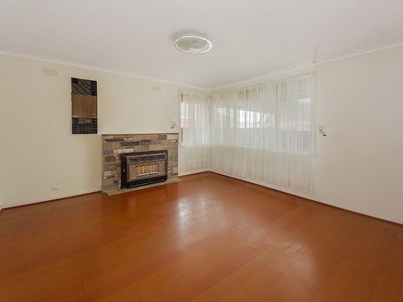 26 Curlew Close, Melton VIC 3337