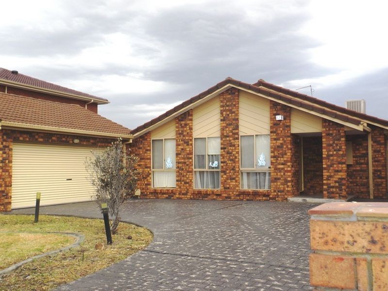 11 Masefield Court, Delahey VIC 3037