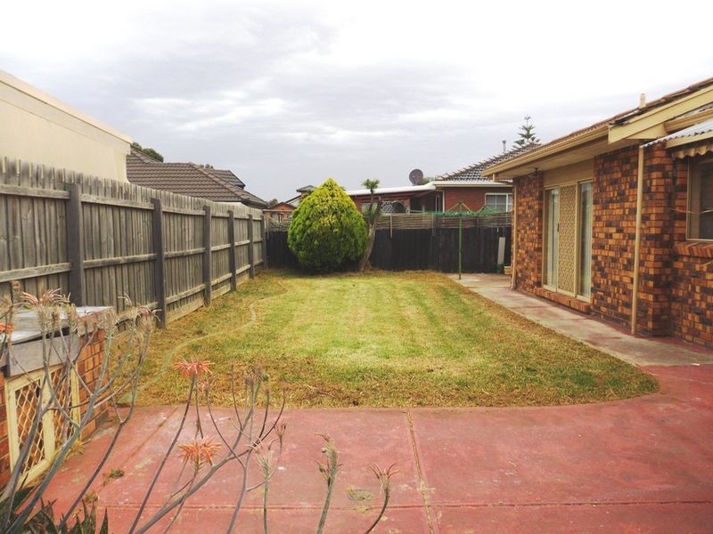 11 Masefield Court, Delahey VIC 3037