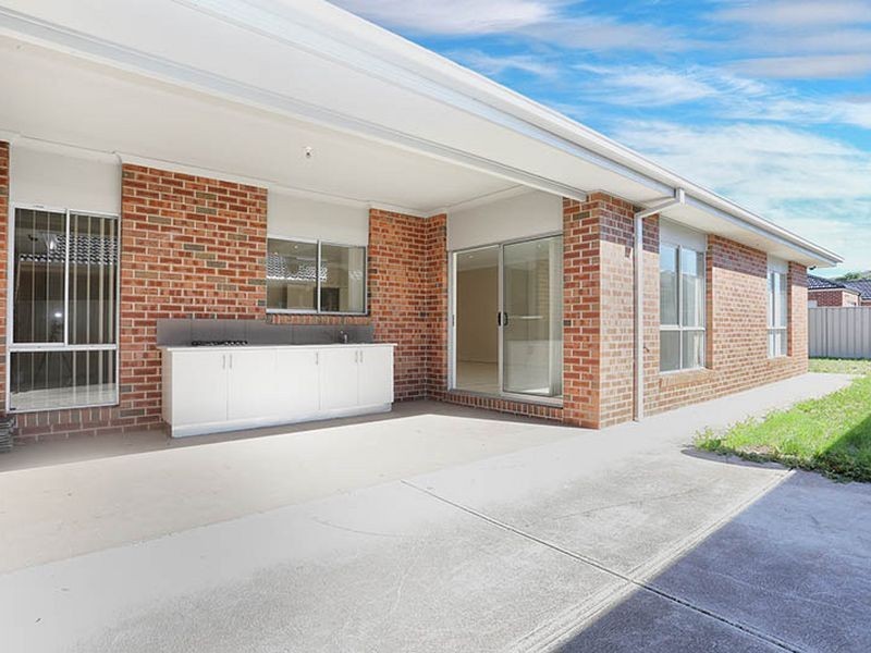 68 Jindabyne Avenue, Taylors Hill VIC 3037