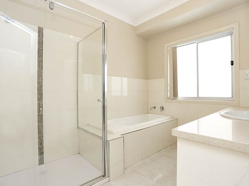 68 Jindabyne Avenue, Taylors Hill VIC 3037