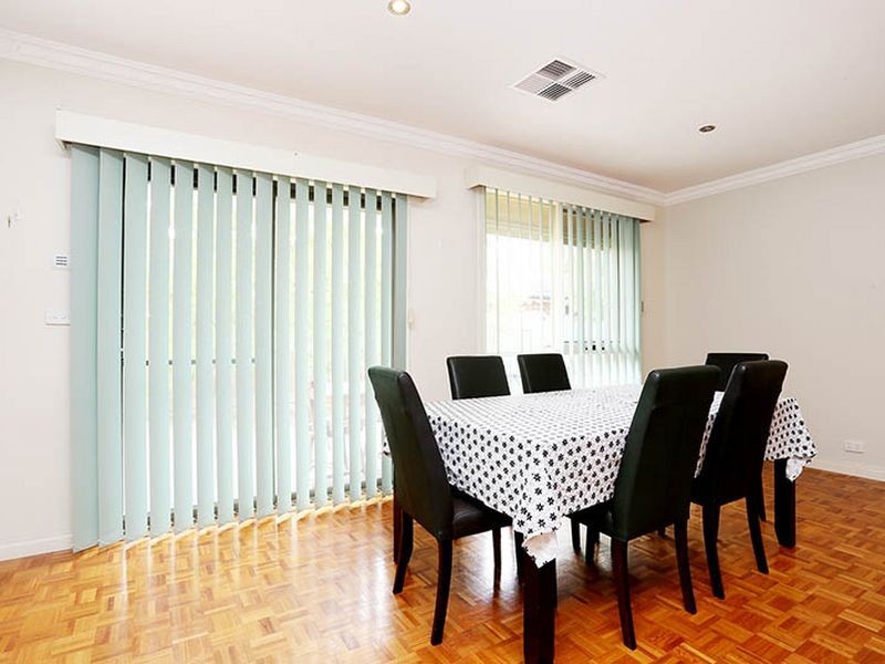 2/1 Salisbury Court, Sydenham VIC 3037