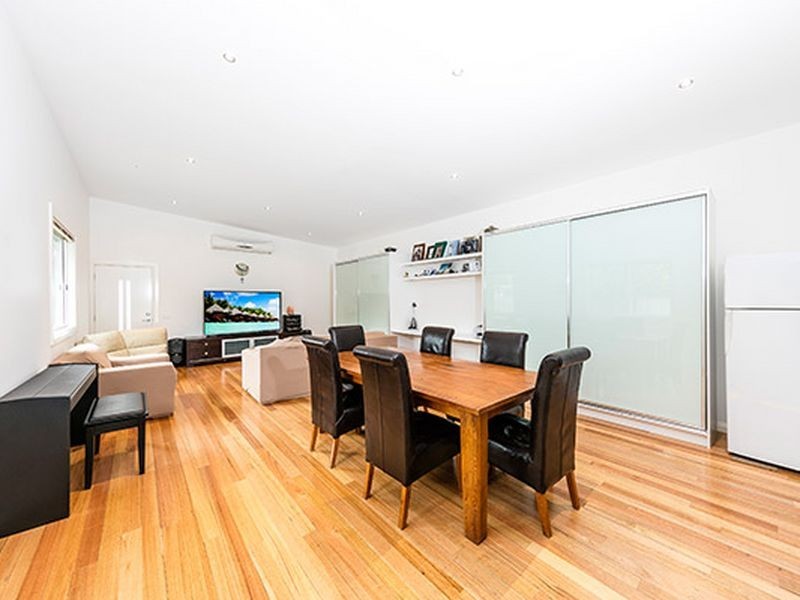 8 Navigator Street, Maribyrnong VIC 3032