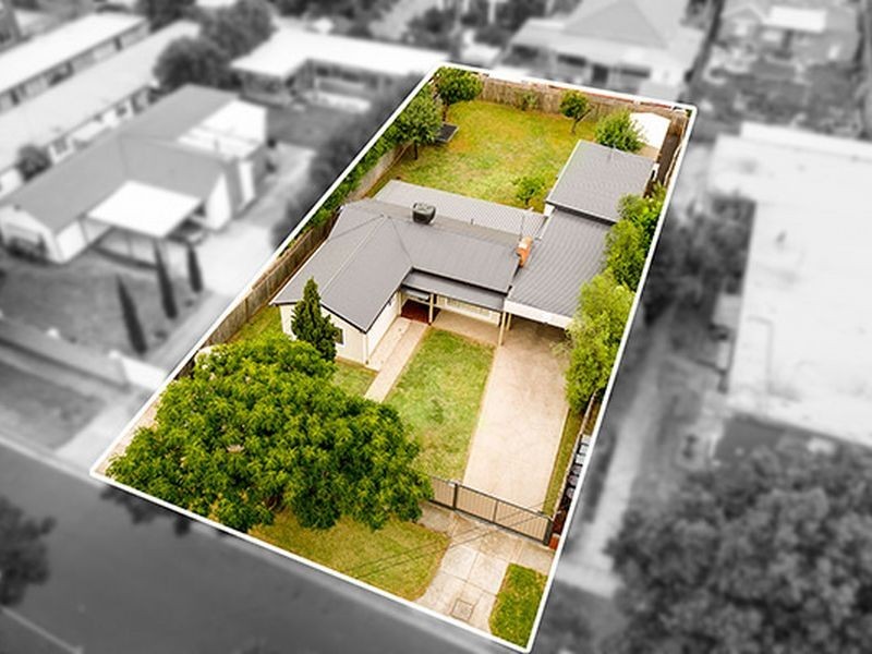 8 Navigator Street, Maribyrnong VIC 3032