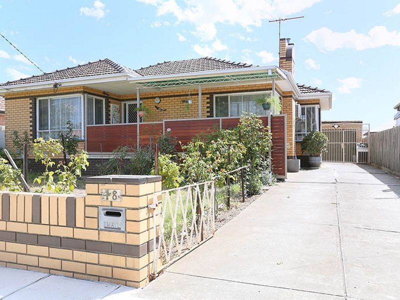 18 Winifred Street, St Albans VIC 3021