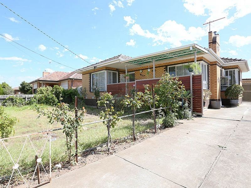 18 Winifred Street, St Albans VIC 3021