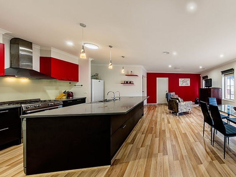 20 Featherhead Way, Melton West VIC 3337