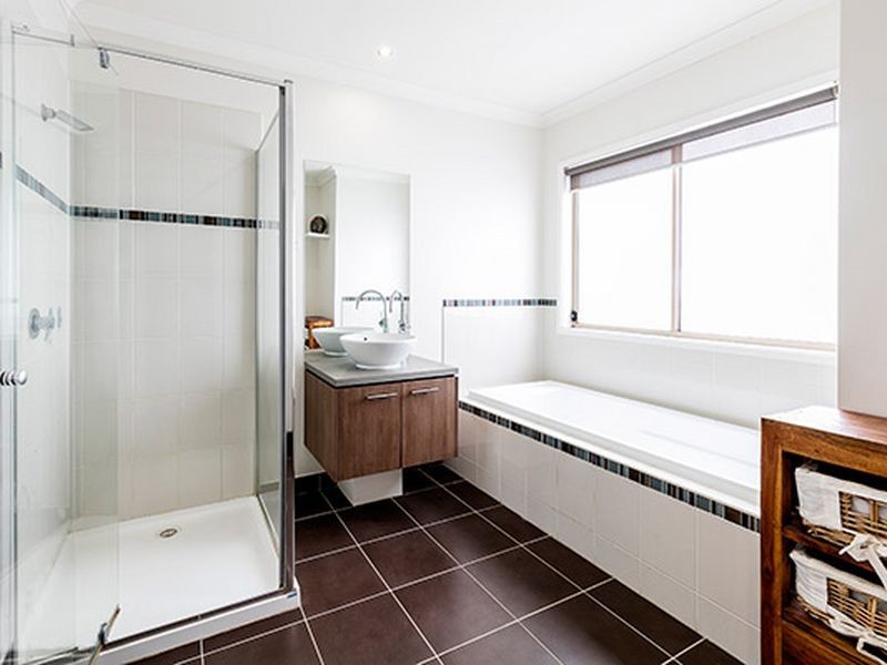 20 Featherhead Way, Melton West VIC 3337