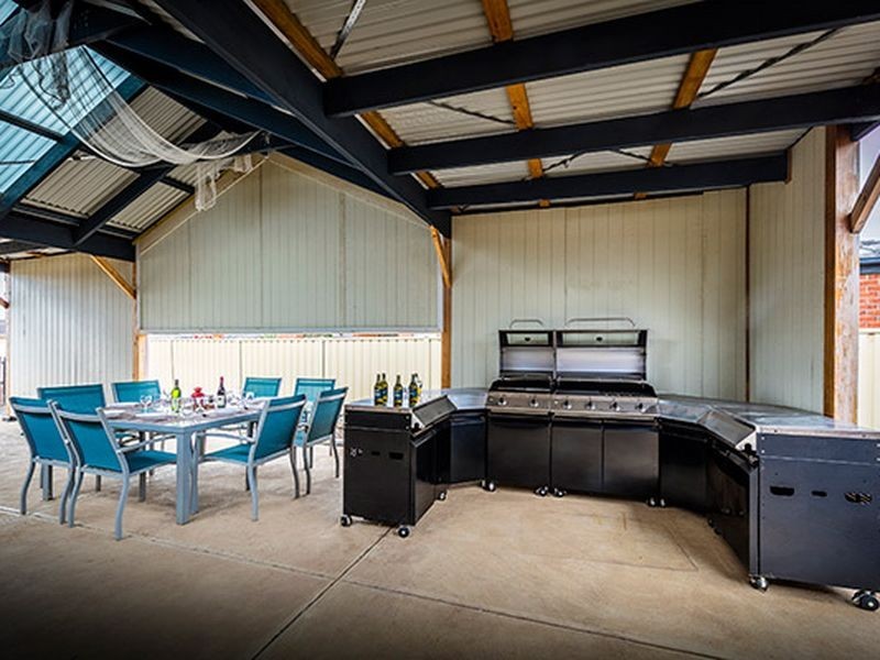 20 Featherhead Way, Melton West VIC 3337