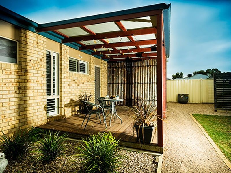 20 Featherhead Way, Melton West VIC 3337