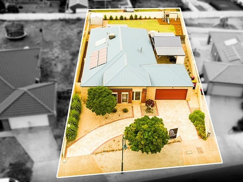 20 Featherhead Way, Melton West VIC 3337