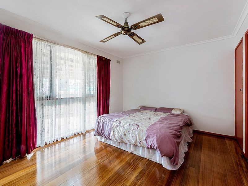 24 Phyllis Parade, Deer Park VIC 3023