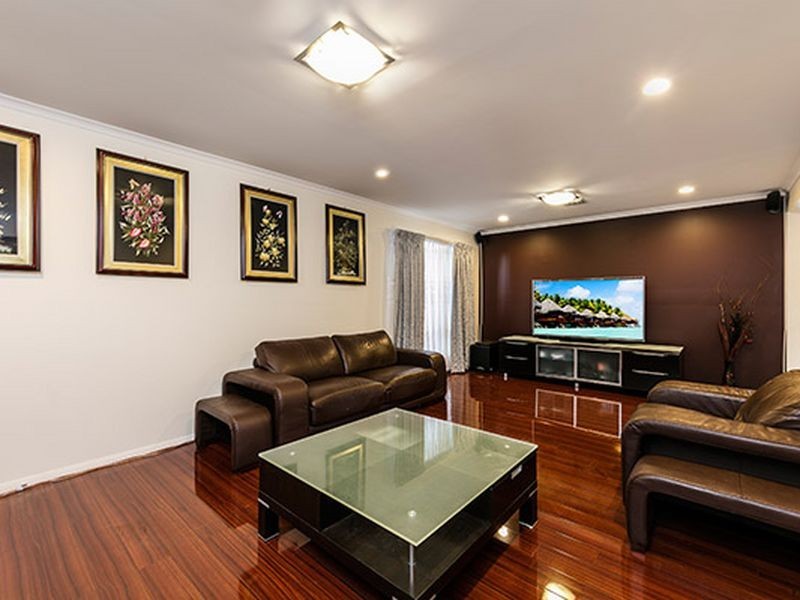 34 Pilgrim Drive, Hillside VIC 3037