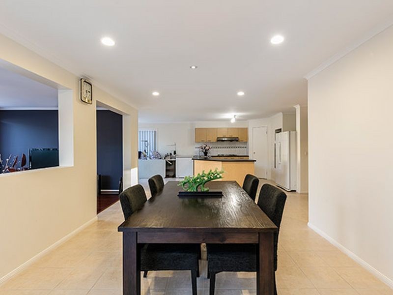 34 Pilgrim Drive, Hillside VIC 3037