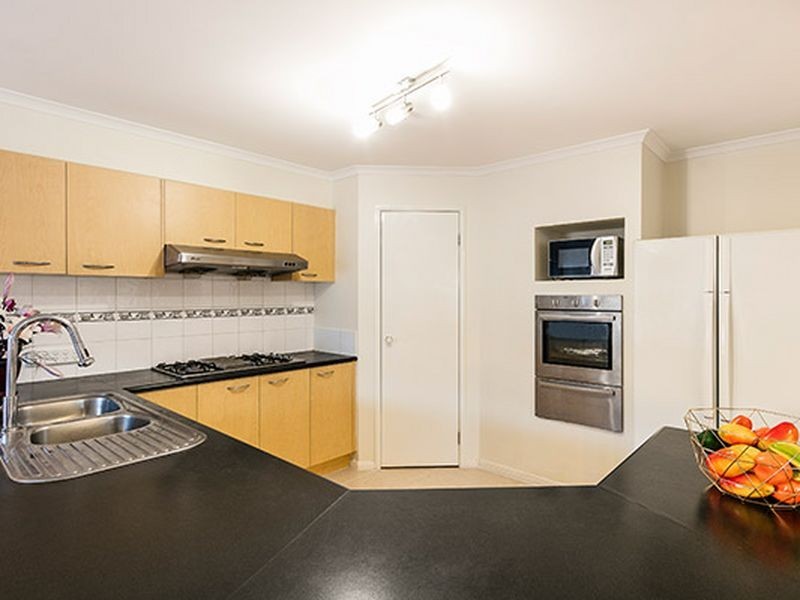 34 Pilgrim Drive, Hillside VIC 3037