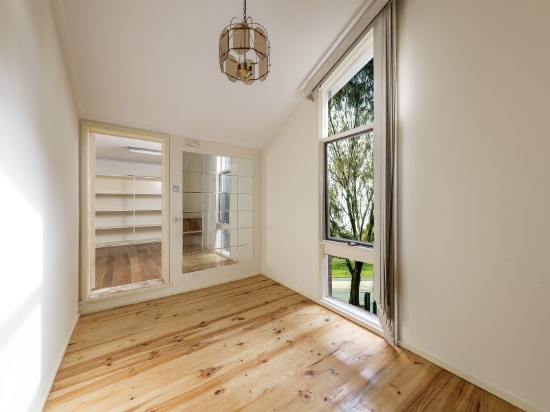 261 Coburns Road, Melton VIC 3337