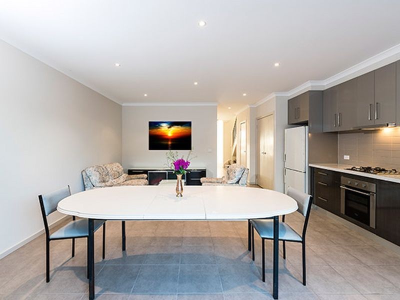 1/24 Romsey Avenue, Sunshine North VIC 3020