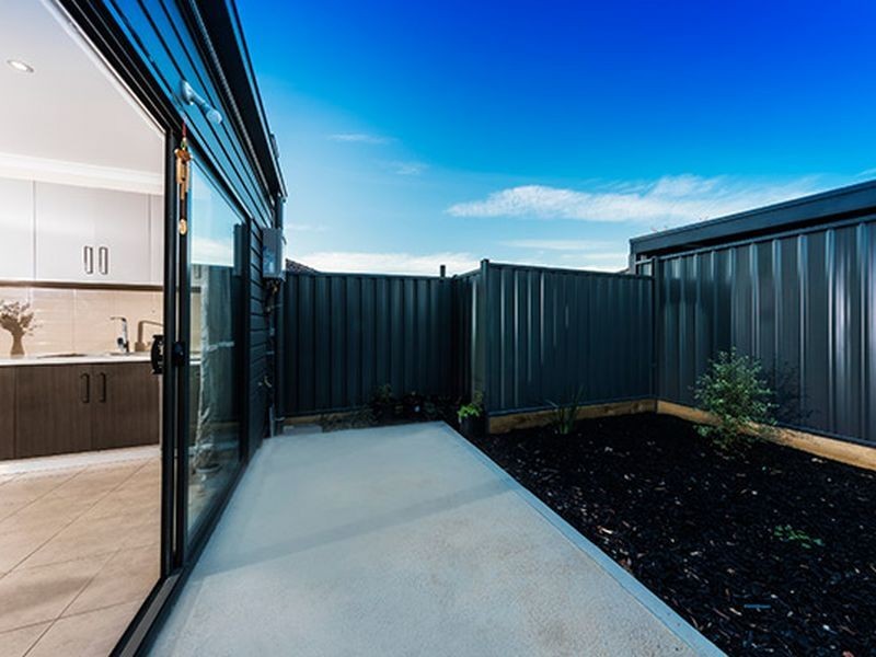 1/24 Romsey Avenue, Sunshine North VIC 3020