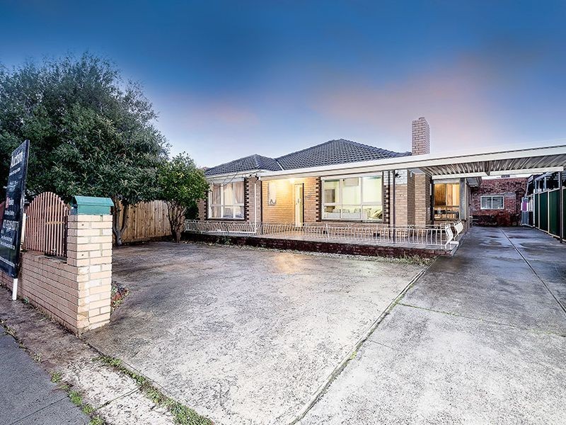 33 Bernbanks Avenue, St Albans VIC 3021