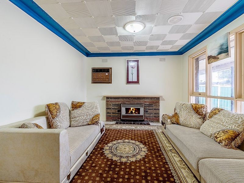 33 Bernbanks Avenue, St Albans VIC 3021