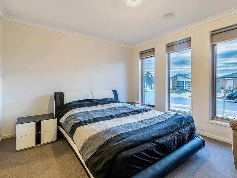 12 Native Way, Kurunjang VIC 3337