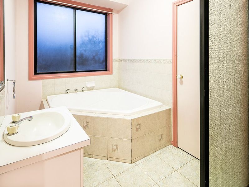 17 Jackson Circuit, Albanvale VIC 3021