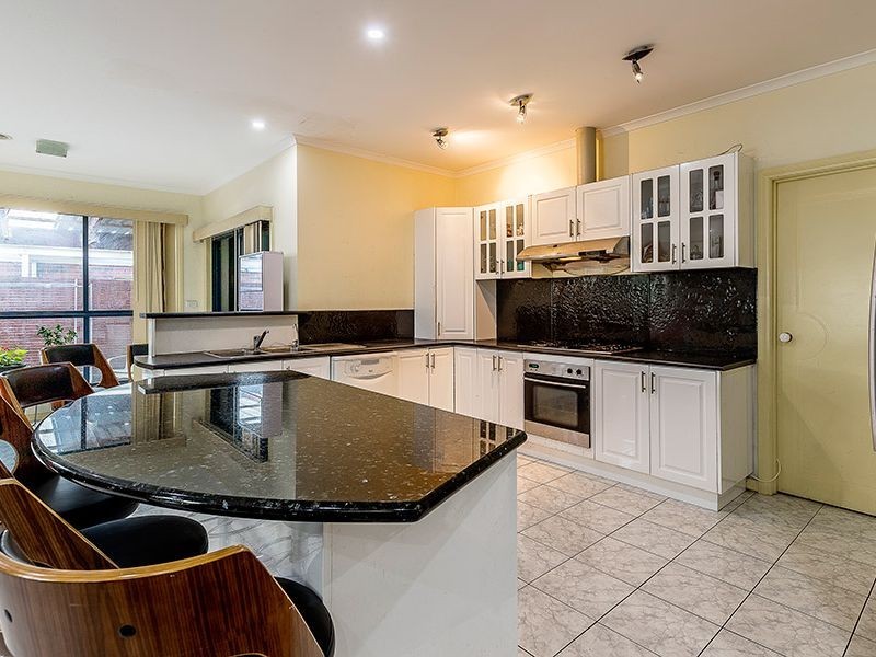 8 Westbrook Place, Deer Park VIC 3023