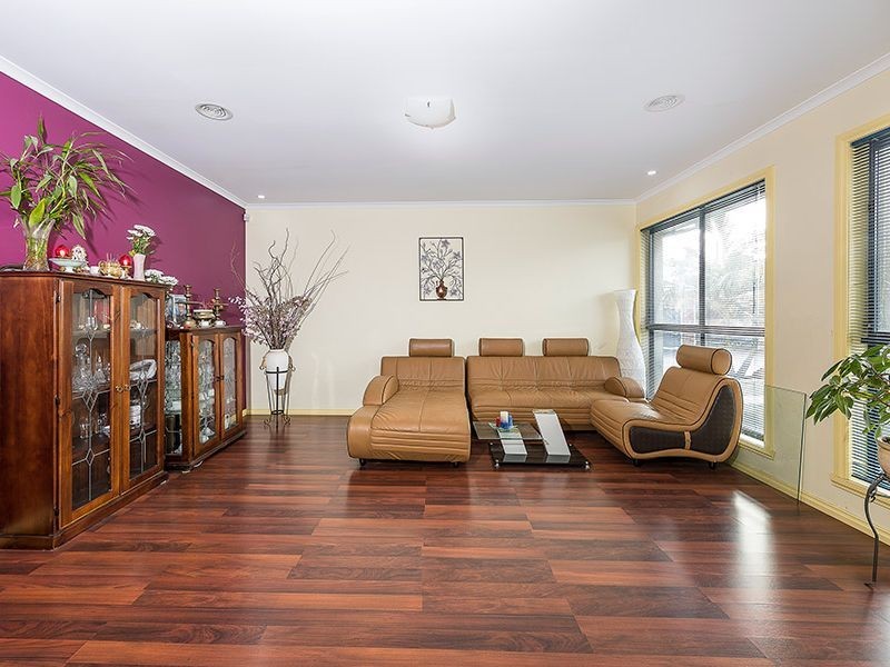 8 Westbrook Place, Deer Park VIC 3023