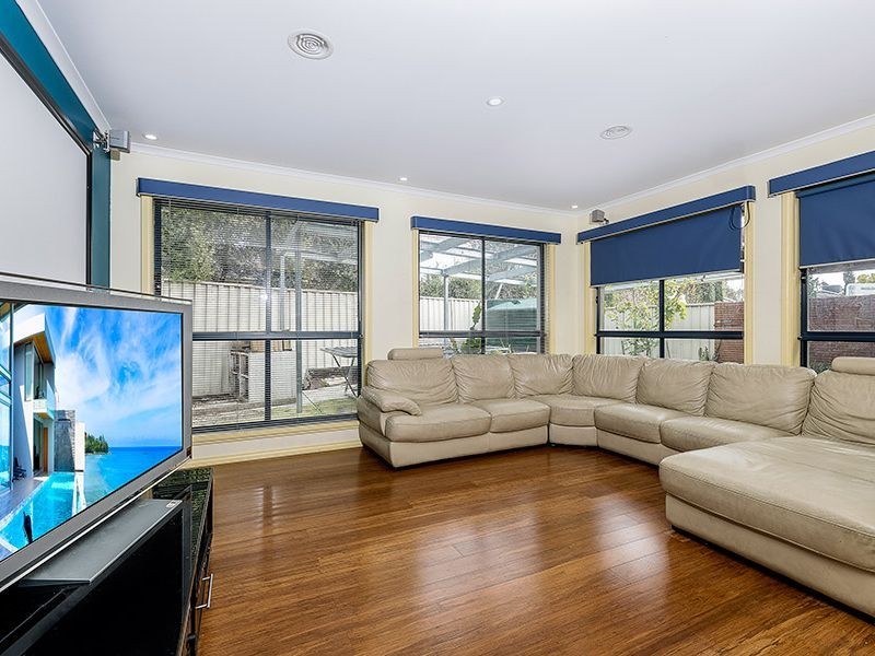 8 Westbrook Place, Deer Park VIC 3023