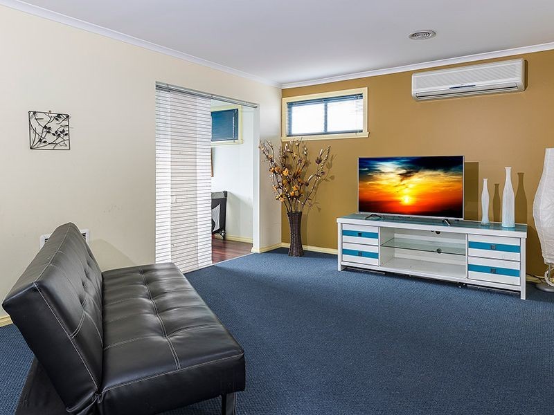 8 Westbrook Place, Deer Park VIC 3023