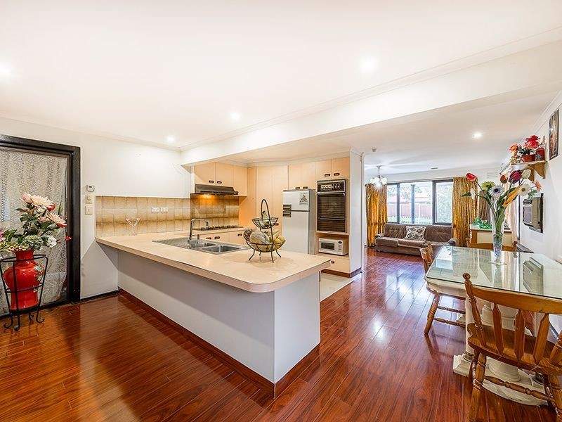 18 Gladstone Street, St Albans VIC 3021