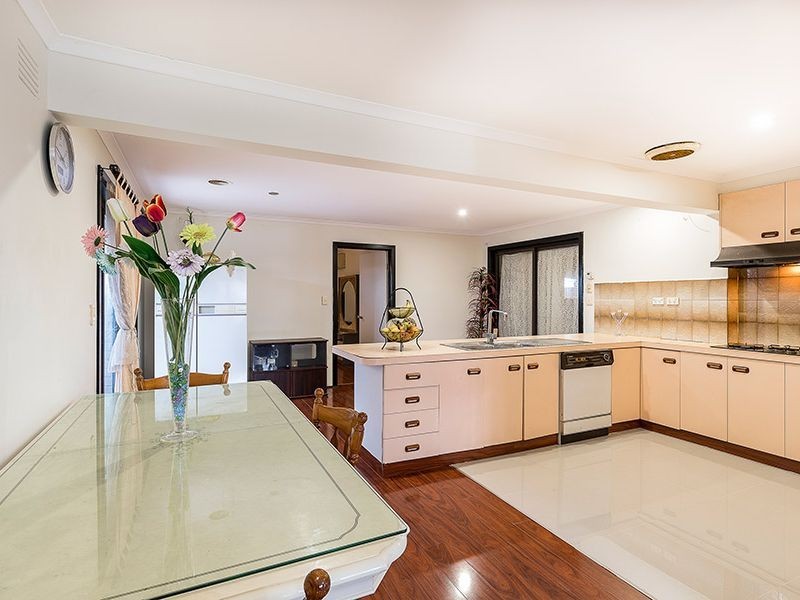 18 Gladstone Street, St Albans VIC 3021
