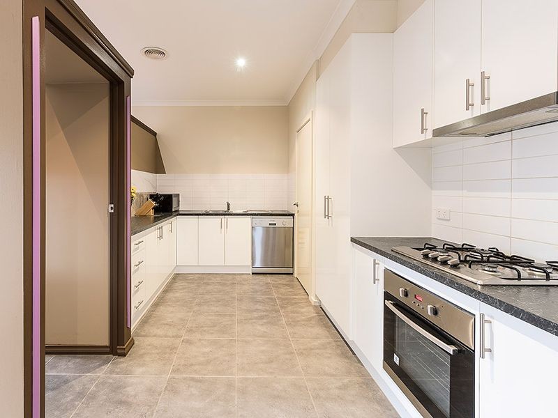 1/12 Henry Street, St Albans VIC 3021