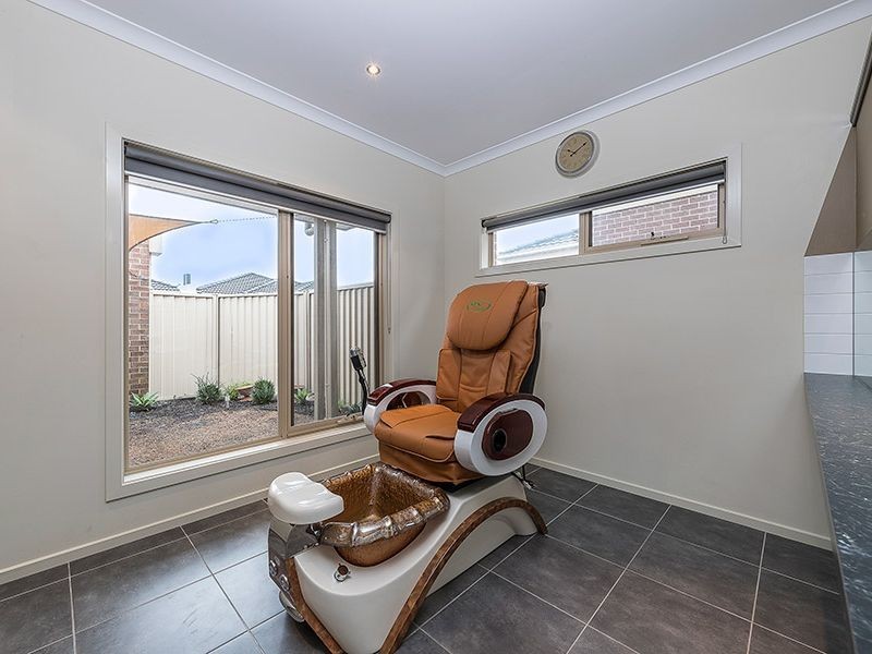 1/12 Henry Street, St Albans VIC 3021