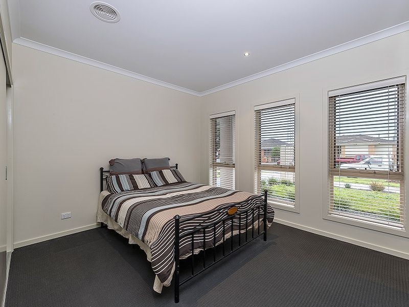 1/12 Henry Street, St Albans VIC 3021