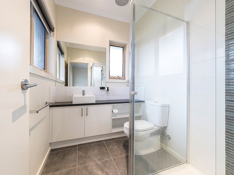 1/12 Henry Street, St Albans VIC 3021