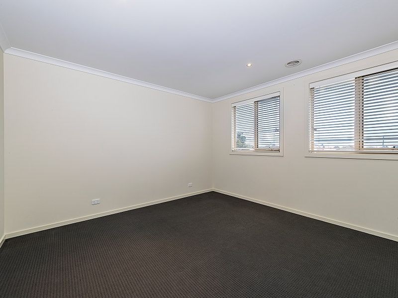 1/12 Henry Street, St Albans VIC 3021