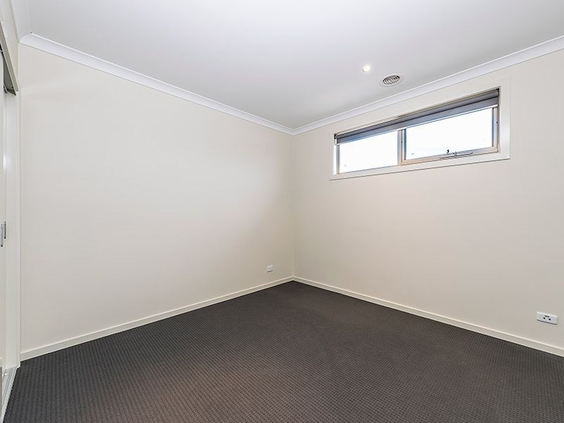 1/12 Henry Street, St Albans VIC 3021