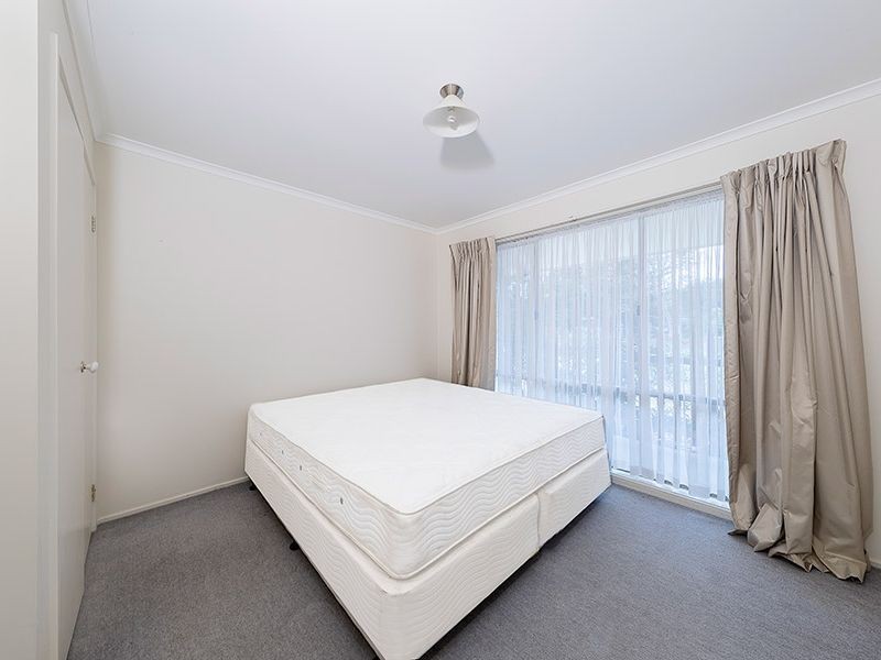 16 Coleraine Drive, Romsey VIC 3434