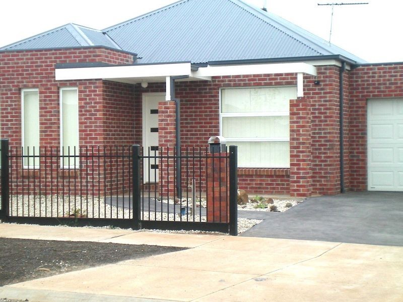 35 Lambertia Loop, Caroline Springs VIC 3023