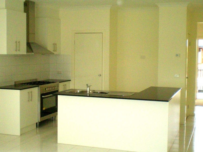 35 Lambertia Loop, Caroline Springs VIC 3023