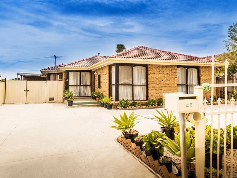 43 Braeswood Road, Kings Park VIC 3021