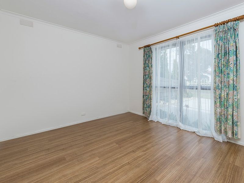 43 Braeswood Road, Kings Park VIC 3021