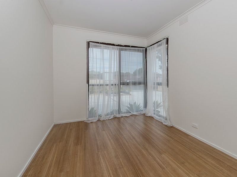 43 Braeswood Road, Kings Park VIC 3021