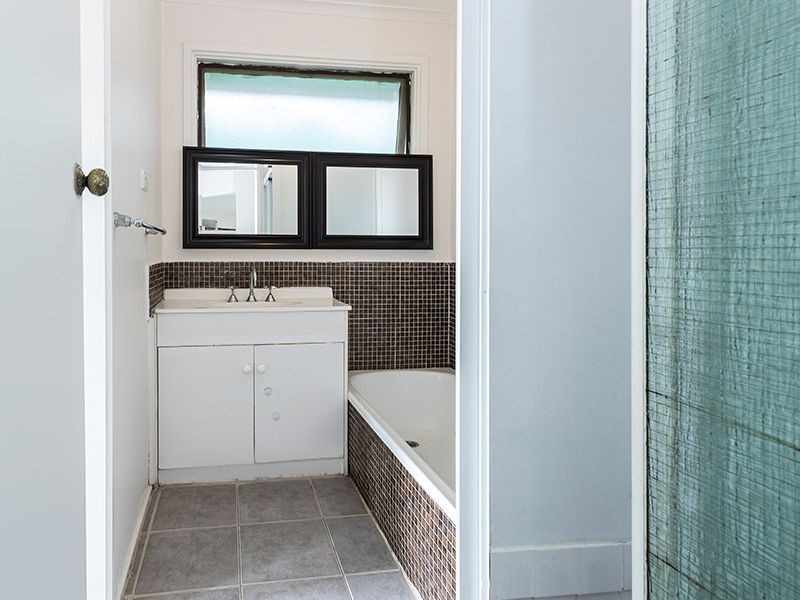 43 Braeswood Road, Kings Park VIC 3021