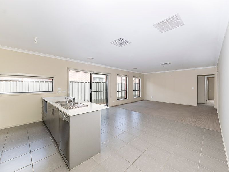 23 Parkfield Court, Deer Park VIC 3023